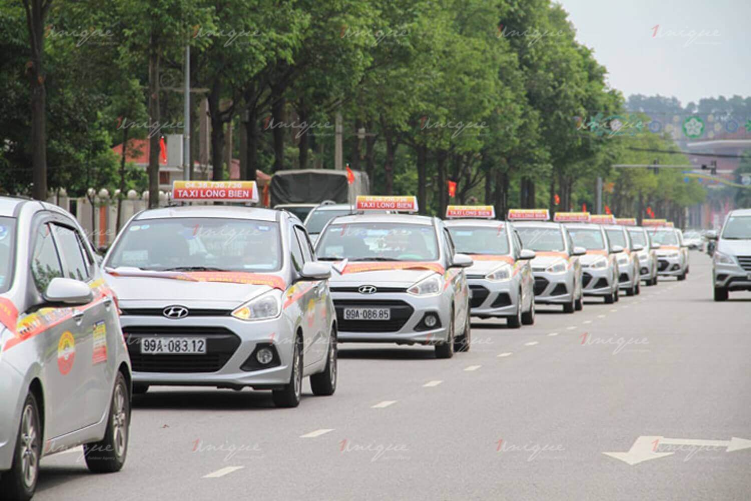 Dịch vụ quảng cáo trên taxi Long Biên